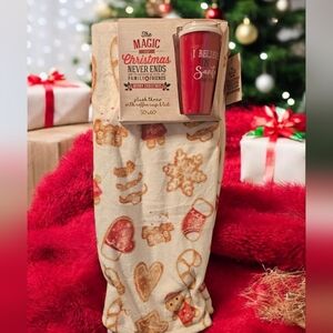Christmas Gingerbread Blanket with Red  Coffee Cup. NWT.